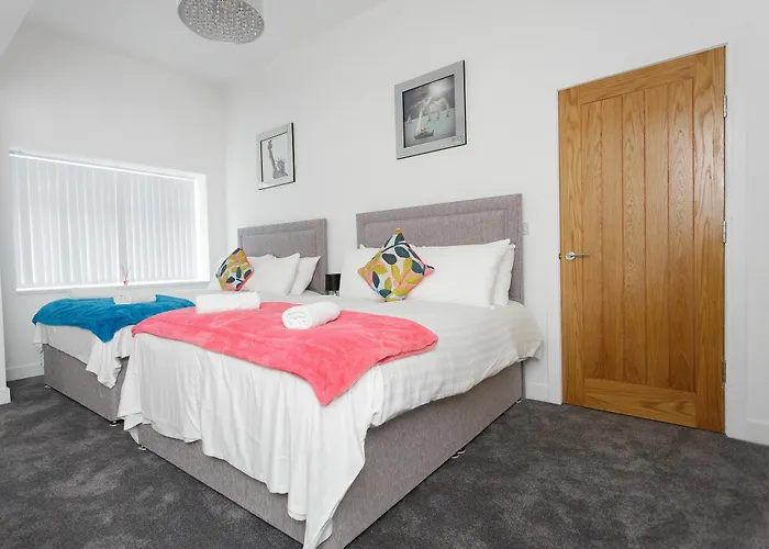 Live In Leeds Greenhill Hotel