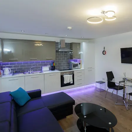 Live In Leeds Greenhill 4* Bradley (Staffordshire)