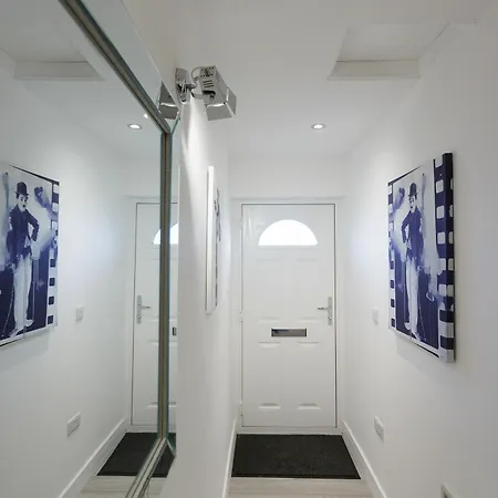 Live In Leeds Greenhill