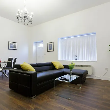 Apartment Live In Leeds Greenhill *