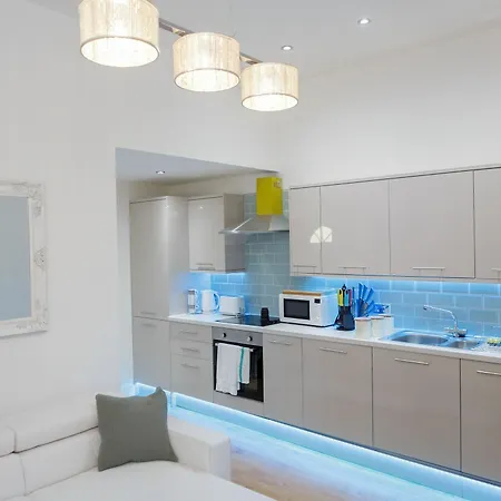Live In Leeds Greenhill * Leeds (West Yorkshire)