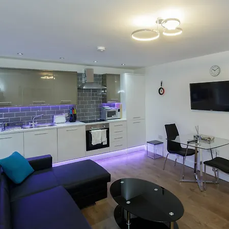 Apartment Live In Leeds Greenhill