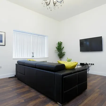 Apartment Live In Leeds Greenhill