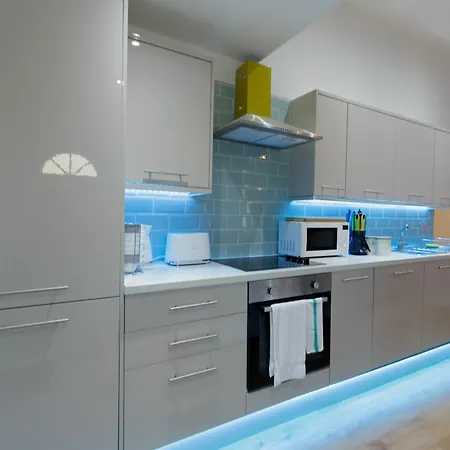 Apartment Live In Leeds Greenhill