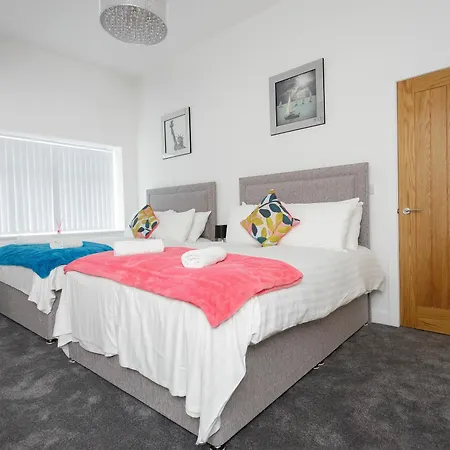Live In Leeds Greenhill Apartment *