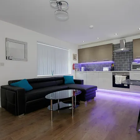 Live In Leeds Greenhill Apartment *