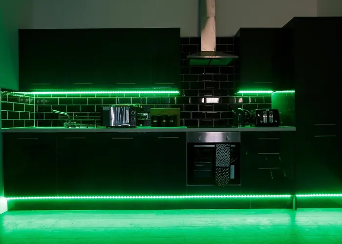 Live In Leeds Greenhill 4* Bradley (Staffordshire)