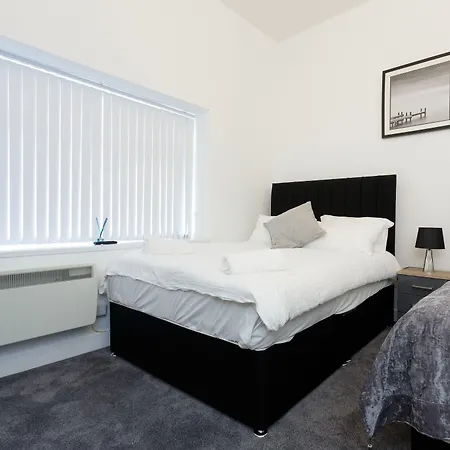 Live In Leeds Greenhill