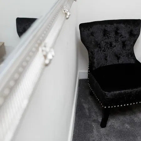 Live In Leeds Greenhill 4*