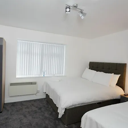 Live In Leeds Greenhill 4* Bradley (Staffordshire)