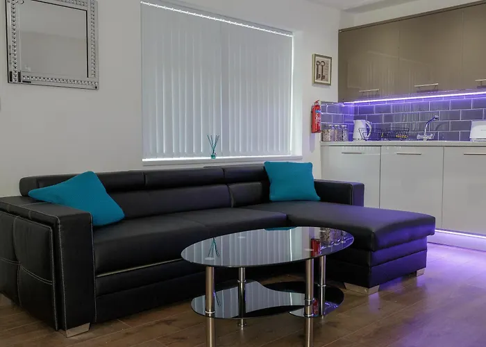 Hotel Live In Leeds Greenhill 4*