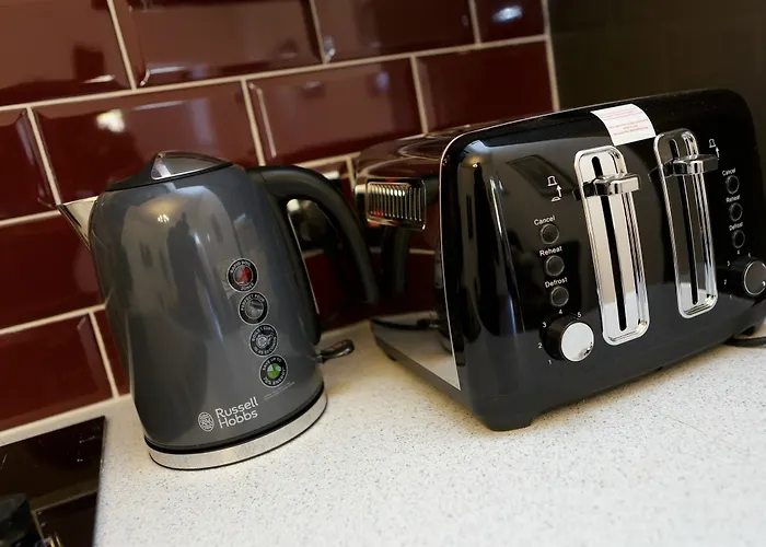 Hotel Live In Leeds Greenhill 4*