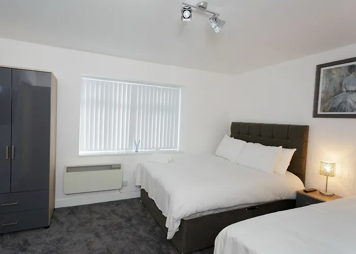 Live In Leeds Greenhill 4* Bradley (Staffordshire)